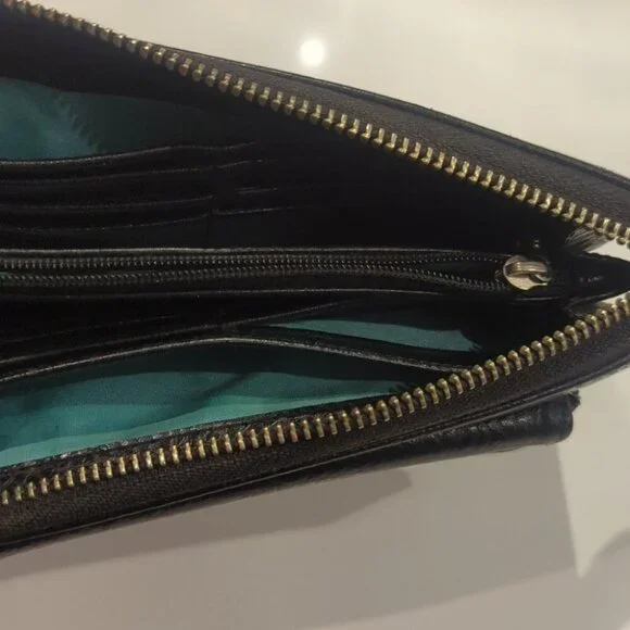 Matt & Nat Vegan Leather Zipper Wallet - Good Condition - Picture 3 of 4